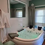 Le Logis De Pitry Bed & Breakfast Thierville