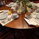 Le Logis De Pitry Bed & Breakfast 4*