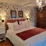 Le Logis De Pitry Bed & Breakfast 4*