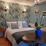 Le Logis De Pitry Bed & Breakfast 4*