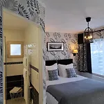 Le Logis De Pitry Bed and Breakfast