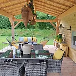 Le Logis De Pitry Bed & Breakfast 4*