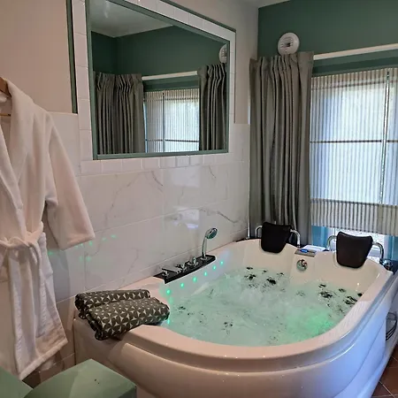 Le Logis De Pitry Bed & Breakfast Thierville