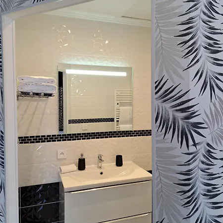 Le Logis De Pitry Bed & Breakfast Thierville