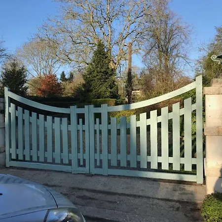 Le Logis De Pitry Bed & Breakfast