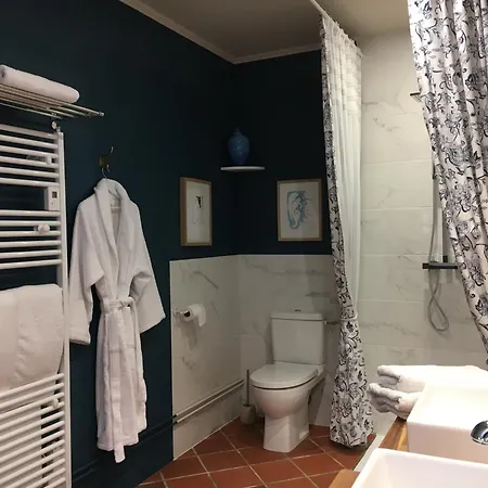 Le Logis De Pitry Bed & Breakfast 4*
