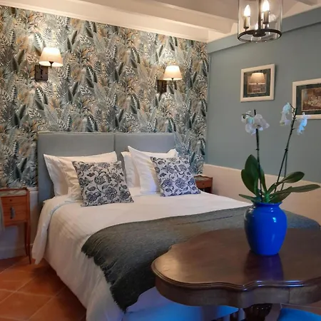 Le Logis De Pitry Bed & Breakfast 4*