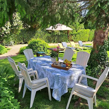 Le Logis De Pitry Bed & Breakfast