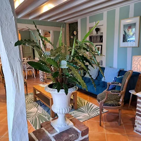 Le Logis De Pitry Bed & Breakfast Thierville